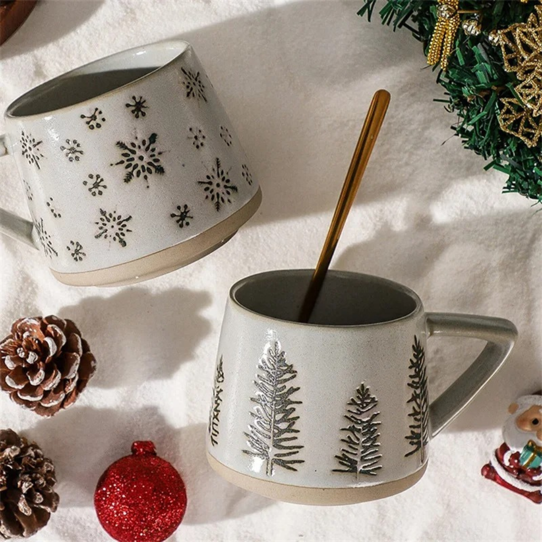 Caneca Natalina de Cerâmica com Alça Resistente ao Calor