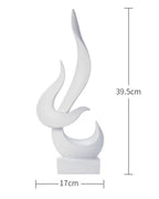 Escultura Decorativa de Chama Abstrata em Resina