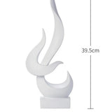 Escultura Decorativa de Chama Abstrata em Resina