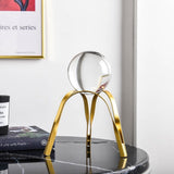 Estatuetas decorativas douradas com esferas de cristal - Coleção Enchanted Treasures