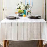 Toalha de Mesa de Algodão Branco com Bordado Francês