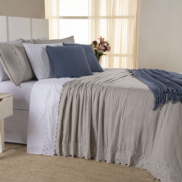 Kit Cama Posta Serena Percal 300 Fios Bordado Inglês Branco/Fendi/Azul