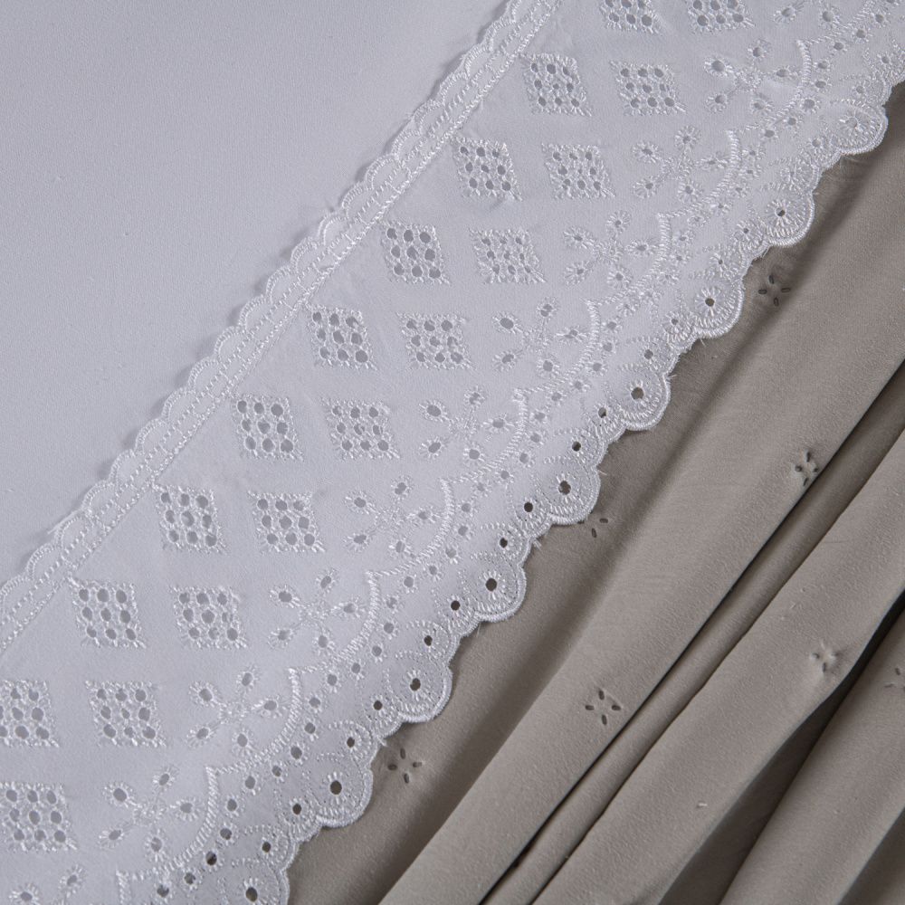 Kit Cama Posta Serena Percal 300 Fios Bordado Inglês Branco/Fendi/Azul