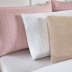 Kit Cama Posta Serena Percal 300 Fios Bordado Inglês Branco/Rosê/Marfim